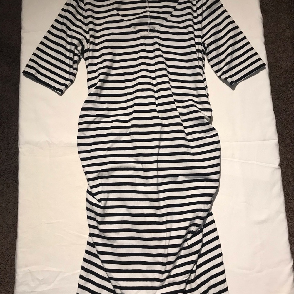 Women’s Old Navy maternity bodycon dress